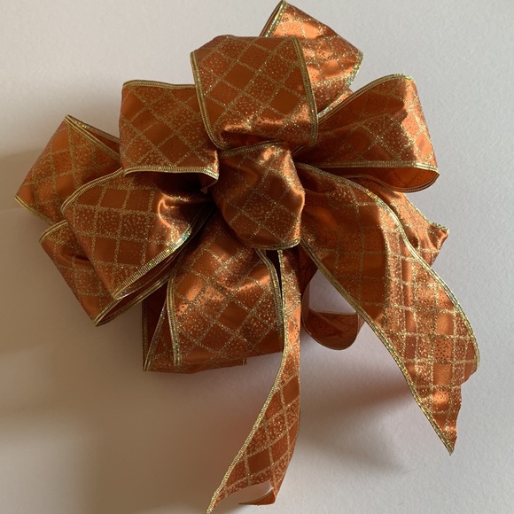 Hand crafted bow for wreaths, gifts, etc - Picture 1 of 11